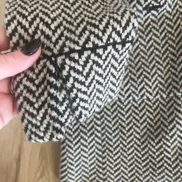 Damask Black & Tan Chevron Sweater Coat Jacket Medium